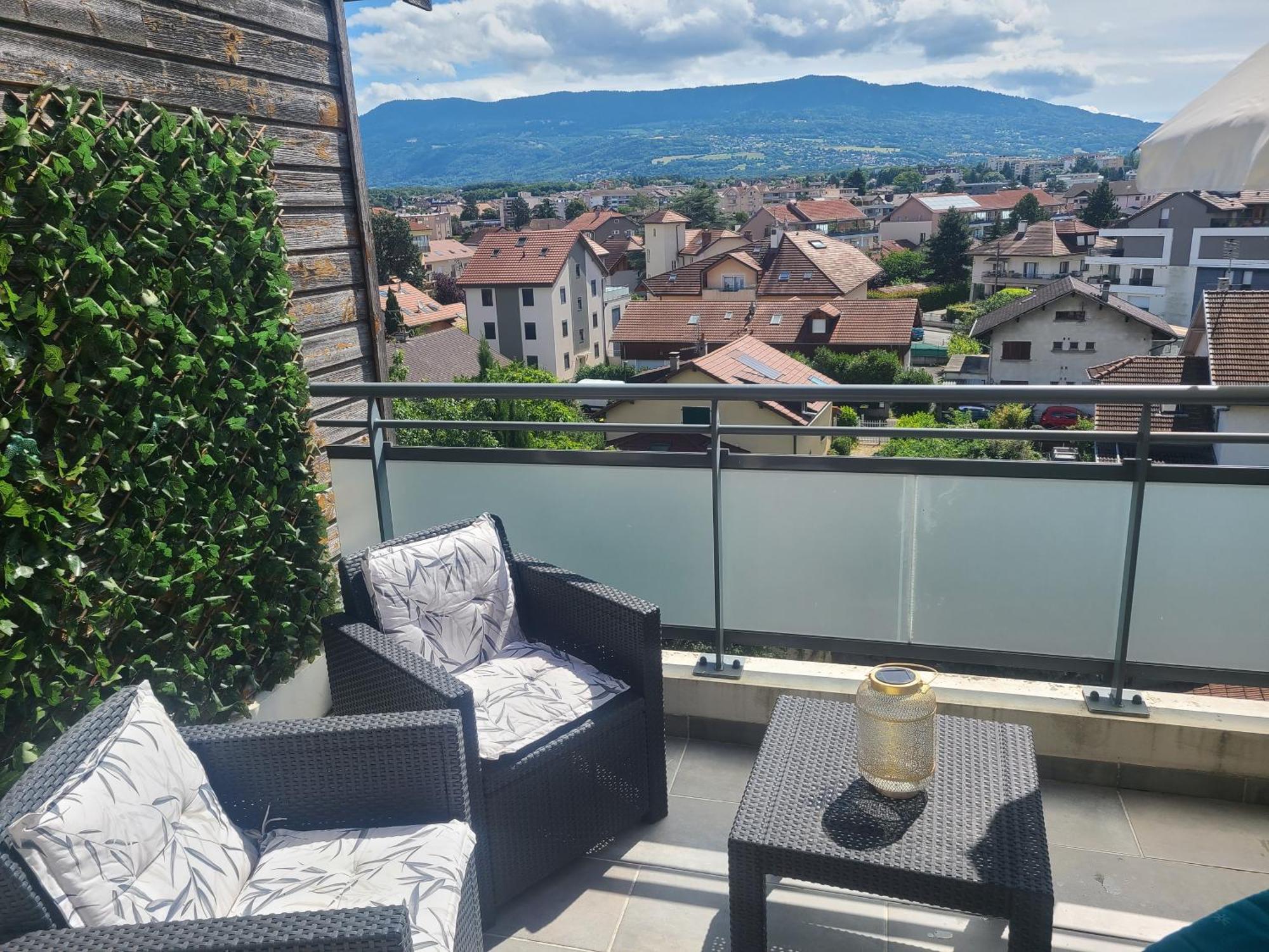 Joli T2 Proche Gare Avec Vue Apartment Annemasse Exterior photo